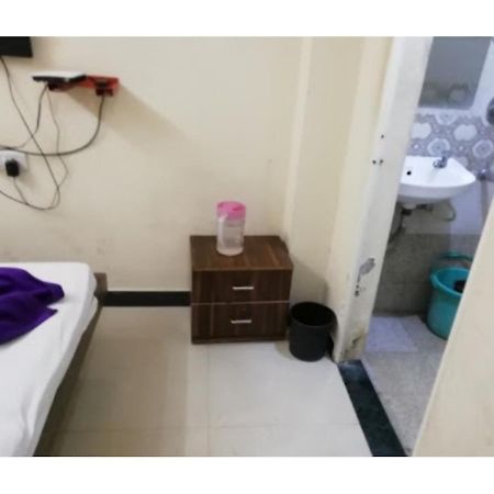 Hotel Adarsh, Ujjain Buitenkant foto