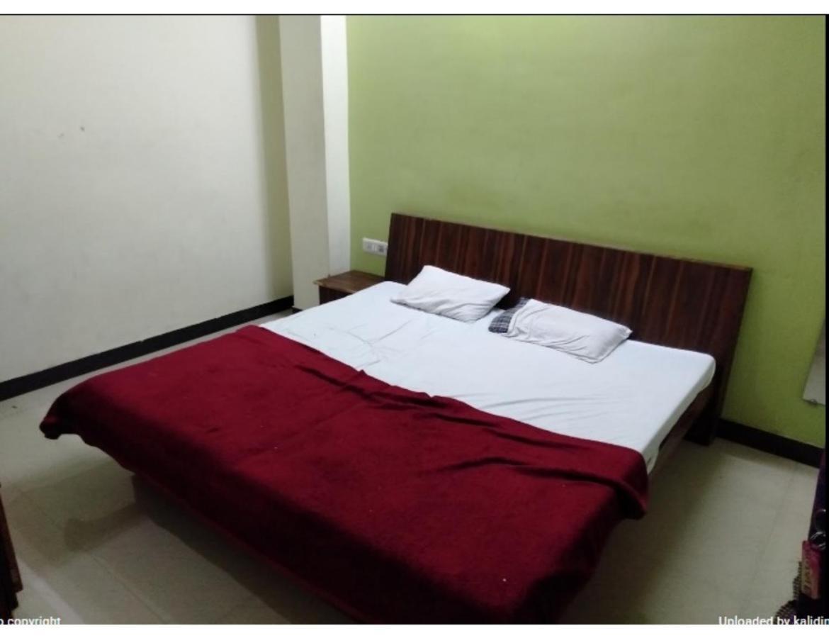 Hotel Adarsh, Ujjain Buitenkant foto