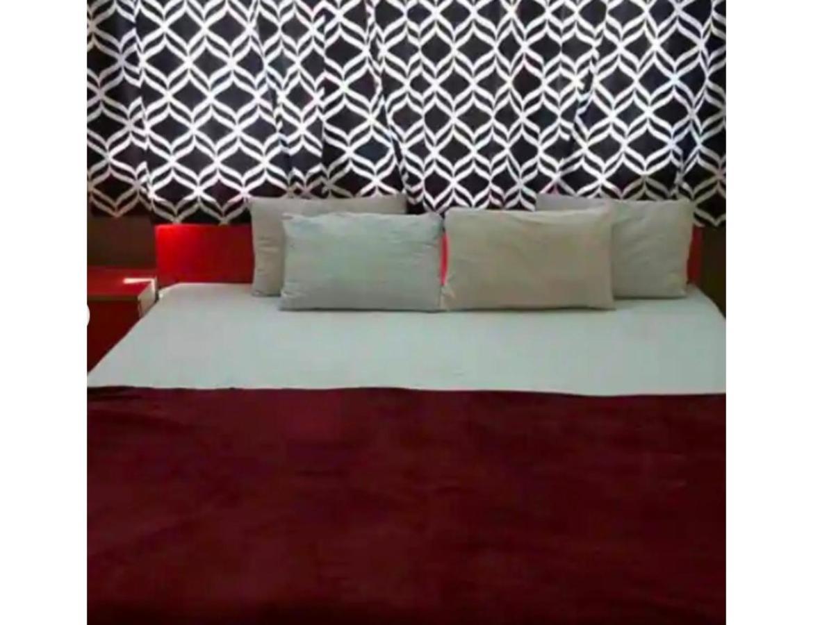Hotel Adarsh, Ujjain Buitenkant foto