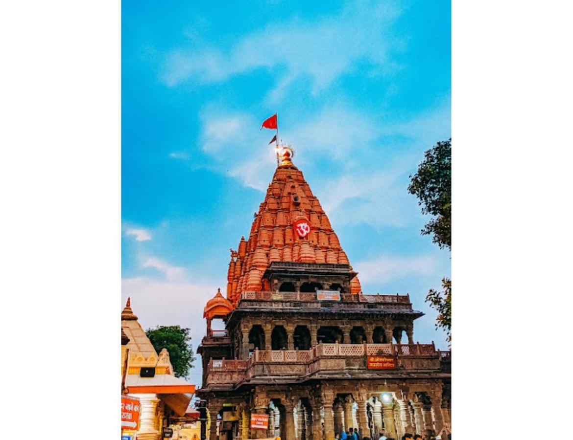 Hotel Adarsh, Ujjain Buitenkant foto
