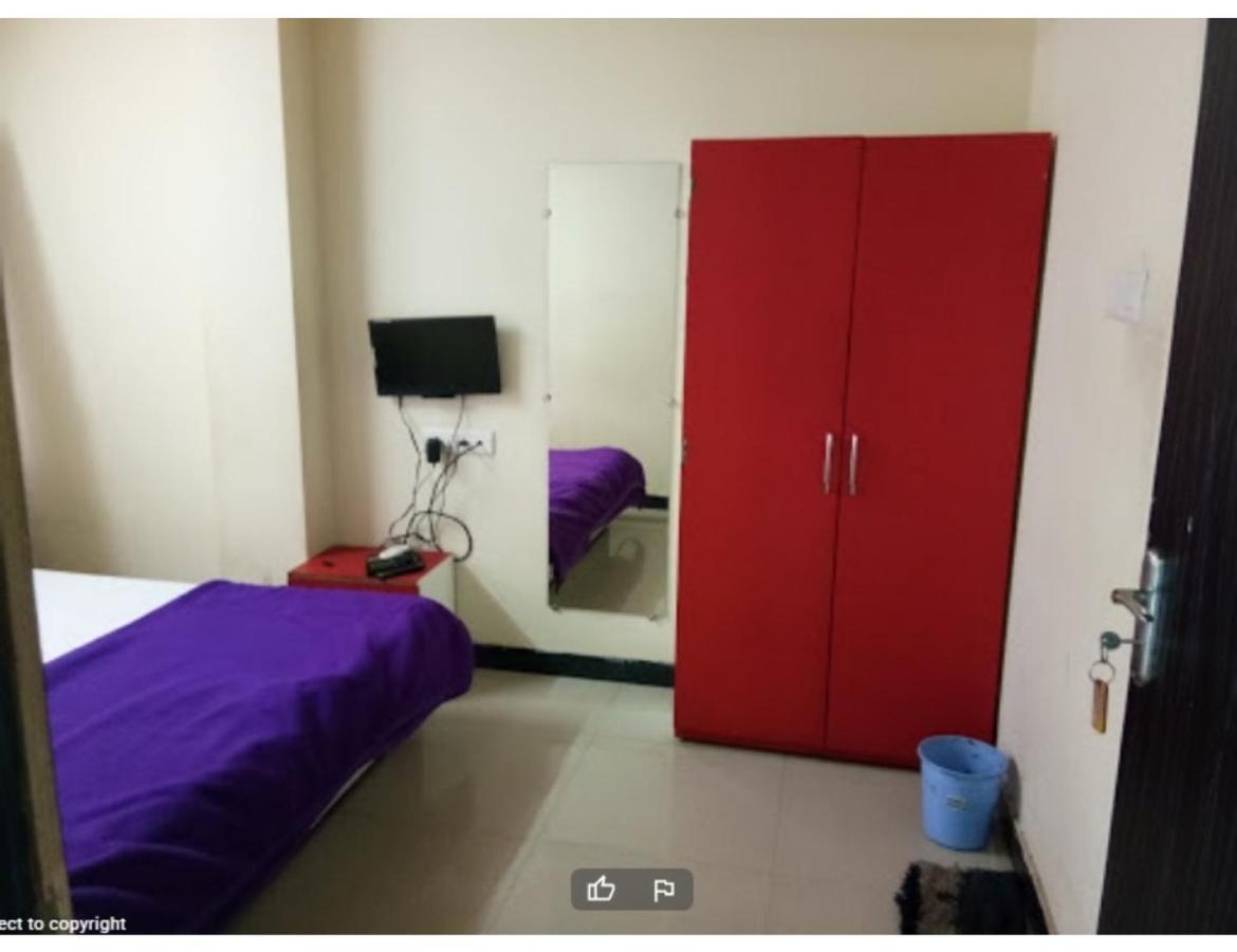 Hotel Adarsh, Ujjain Buitenkant foto