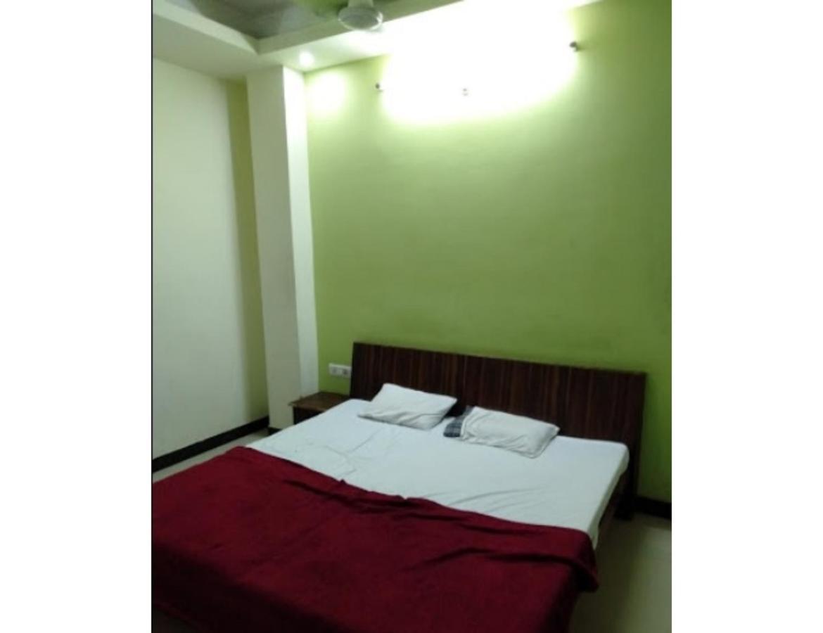 Hotel Adarsh, Ujjain Buitenkant foto