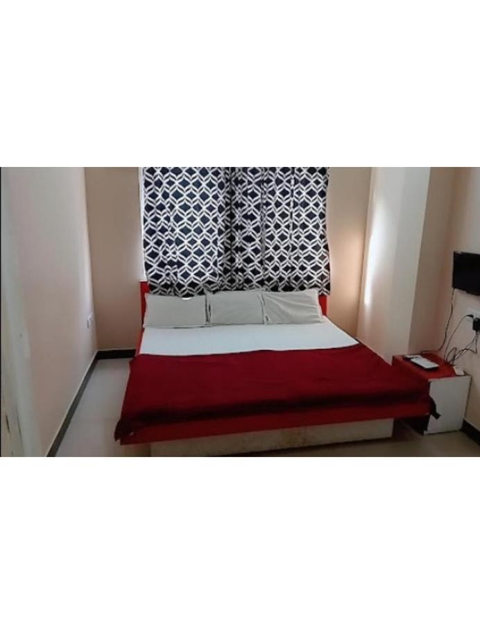 Hotel Adarsh, Ujjain Buitenkant foto
